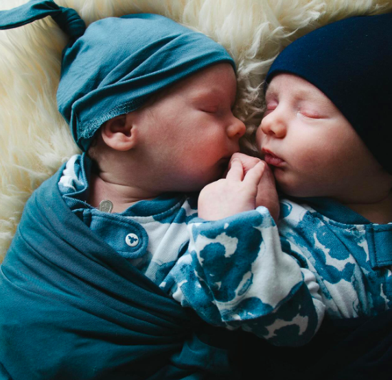 tandem feeding twins